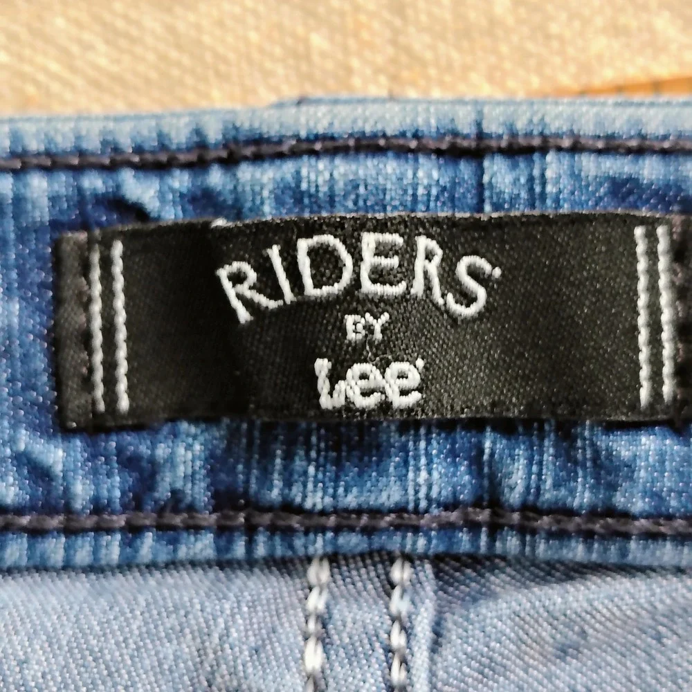 Riders by Lee Womens SZ 20W Capri Blue Denim Stretch Casual Normcore Comfort